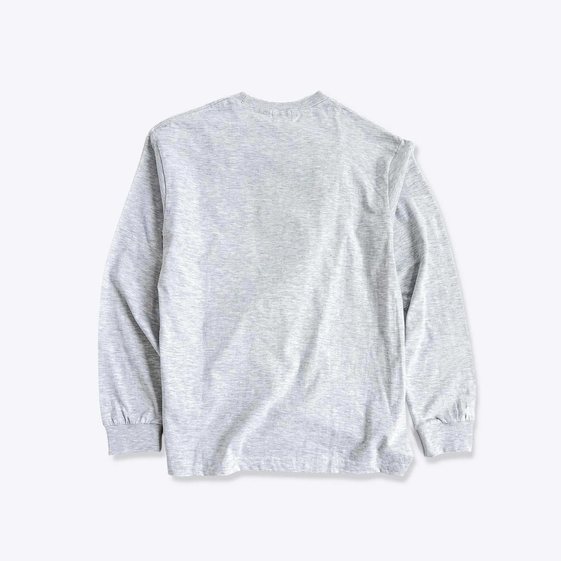 グレーの長袖Tシャツ、背面は無地のシンプルデザイン